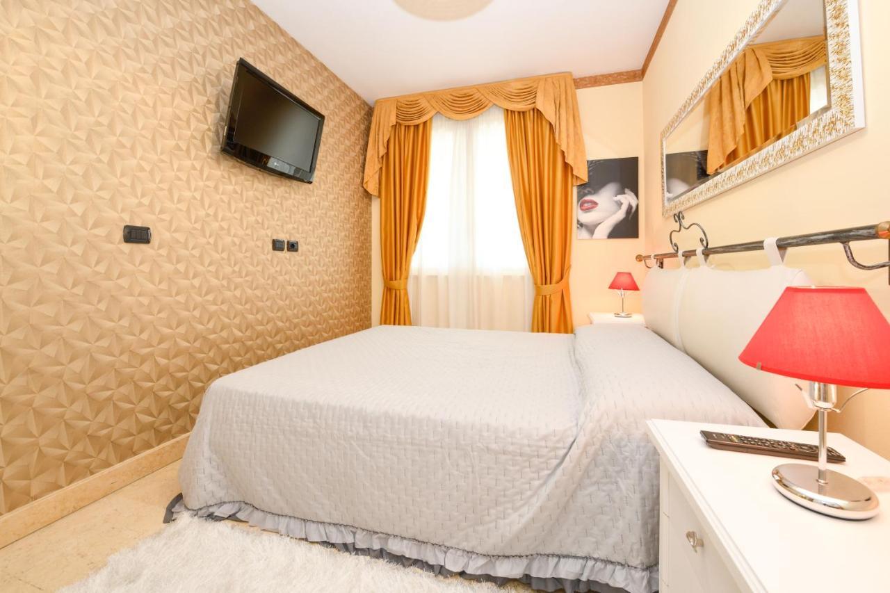 Appartamento Elite Du Lac Desenzano del Garda Exterior foto